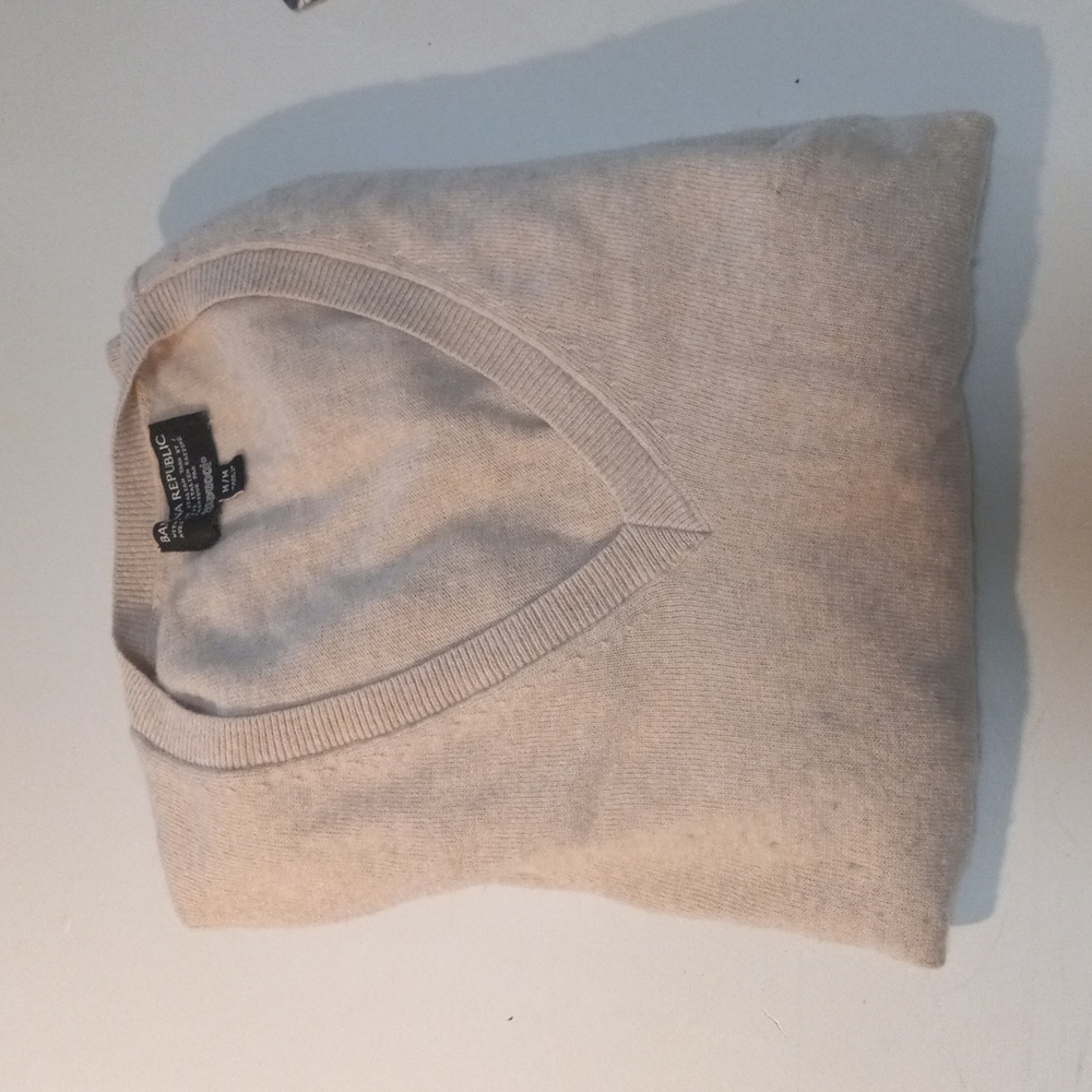 Banana Republic Fine Wool & Cashmere Sweater - Picture 4 of 5